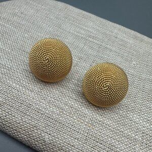 VTG Signed CROWN TRIFARI Rope Dome Gold Tone Clip On Earrings
